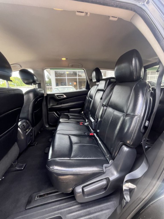 2015 Nissan Pathfinder Image 12