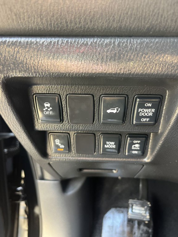 2015 Nissan Pathfinder Image 24