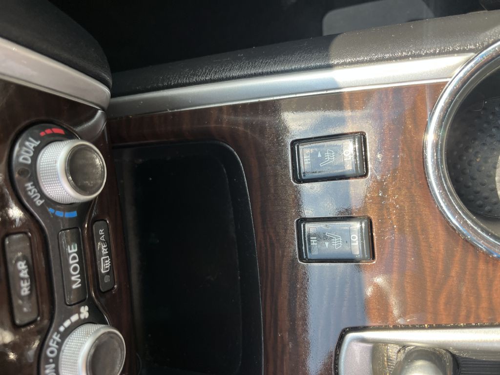 2015 Nissan Pathfinder Image 25