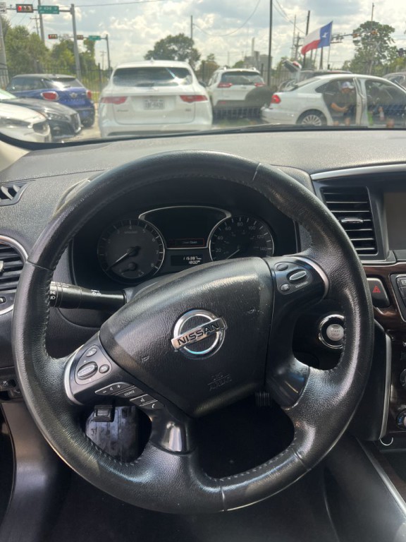 2015 Nissan Pathfinder Image 29