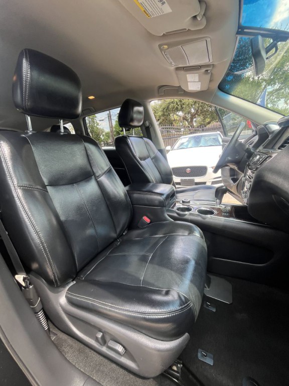 2015 Nissan Pathfinder Image 32