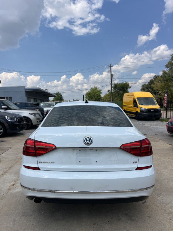 2016 Volkswagen Passat Image 13