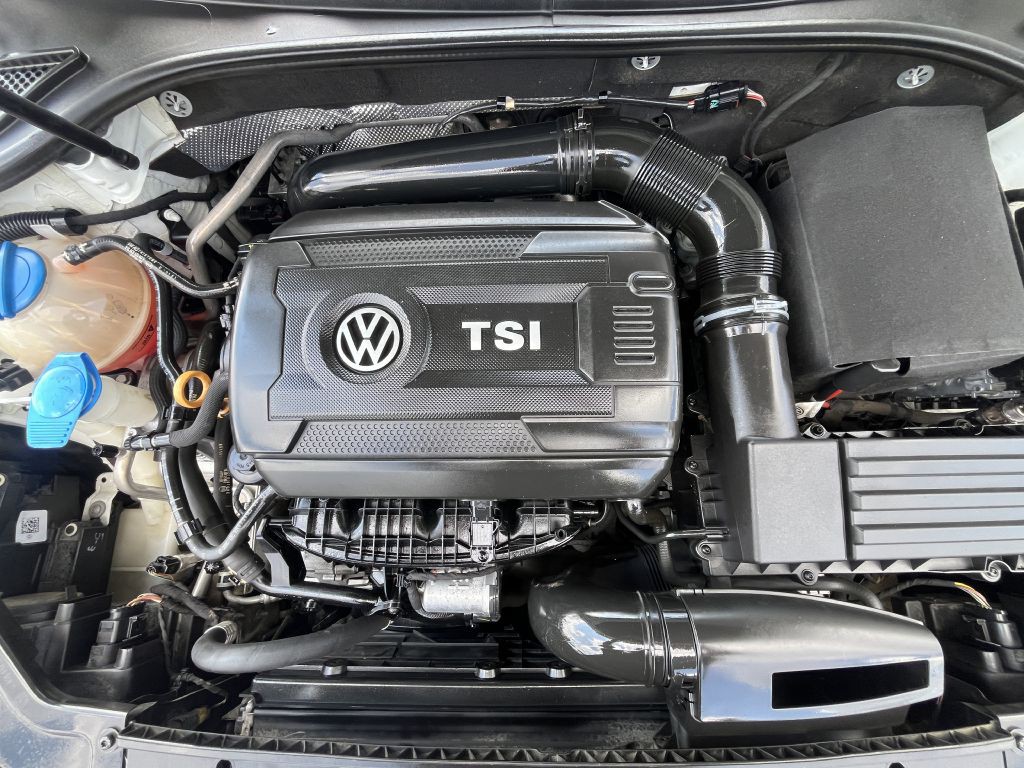 2016 Volkswagen Passat Image 16