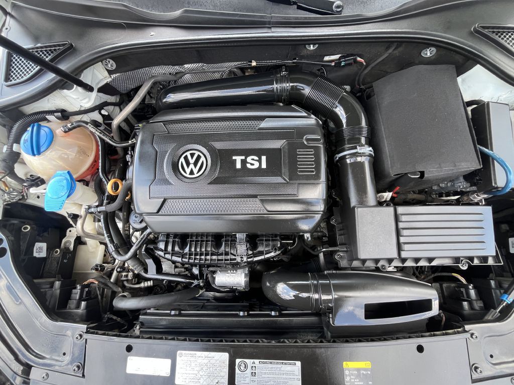 2016 Volkswagen Passat Image 17