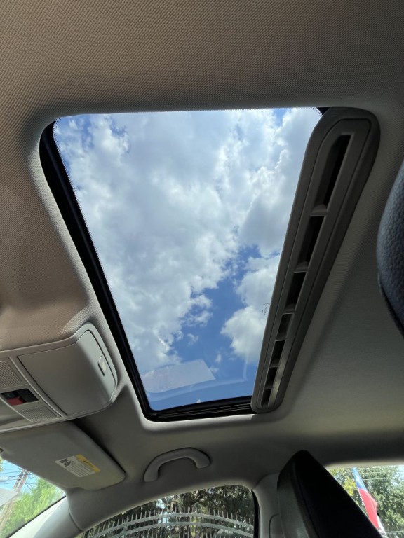 2016 Volkswagen Passat Image 19