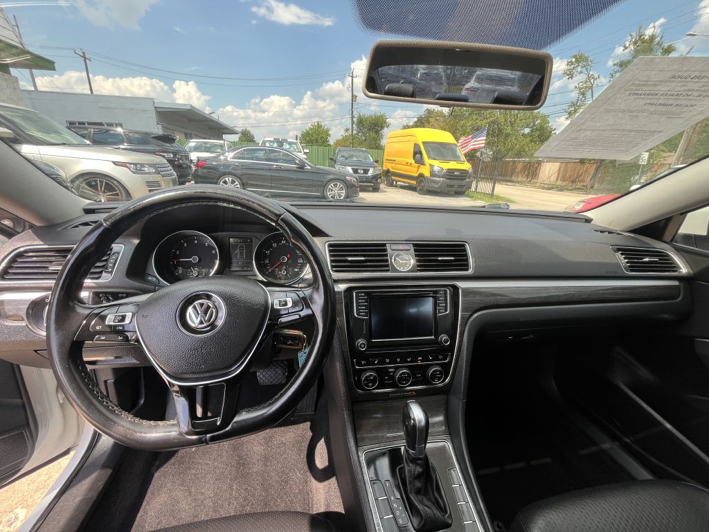 2016 Volkswagen Passat Image 26