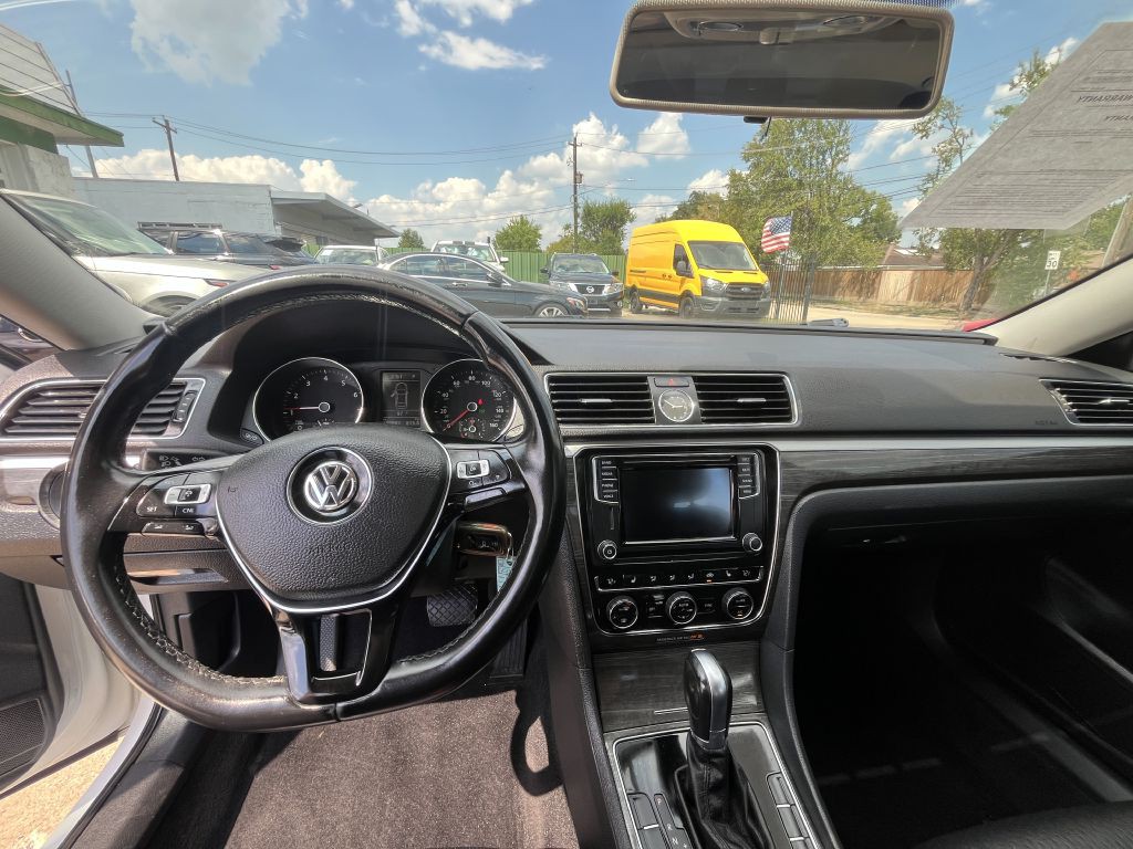 2016 Volkswagen Passat Image 27
