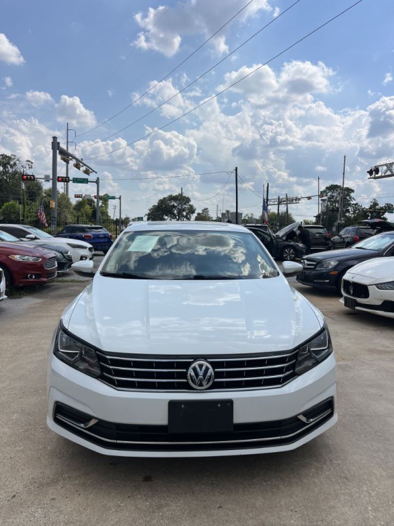 2016 Volkswagen Passat Image 40