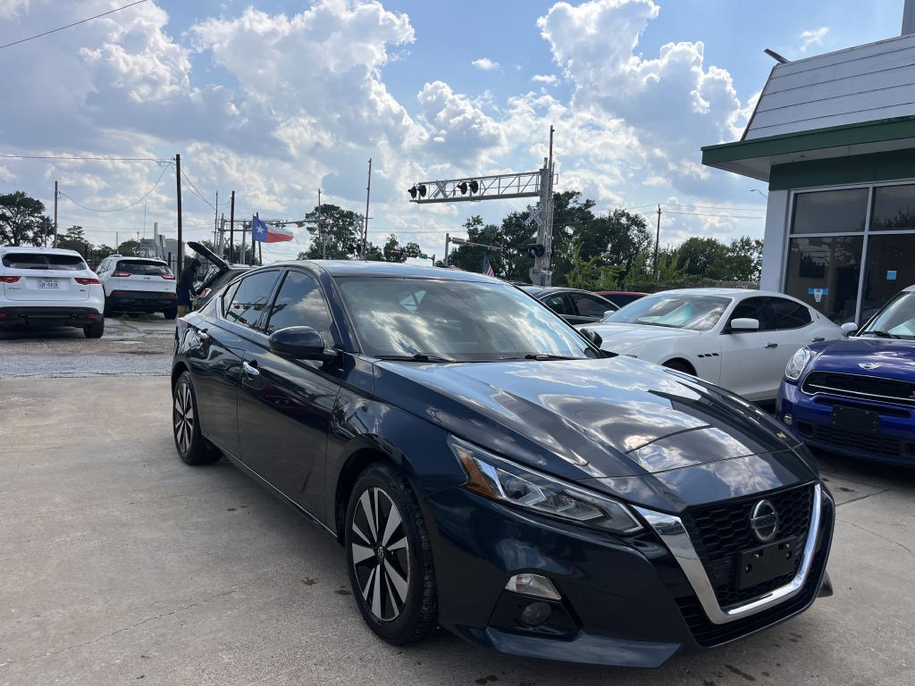 2019 Nissan Altima Image 2