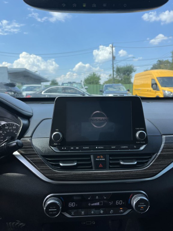 2019 Nissan Altima Image 9