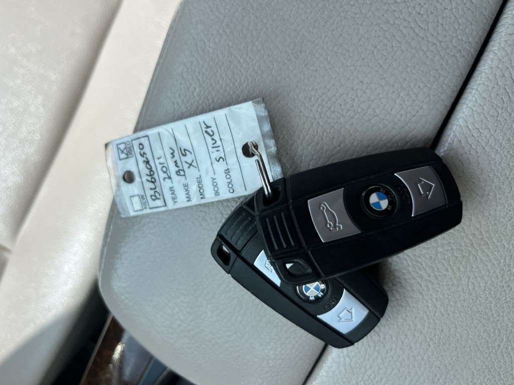 2011 BMW X5 Image 13