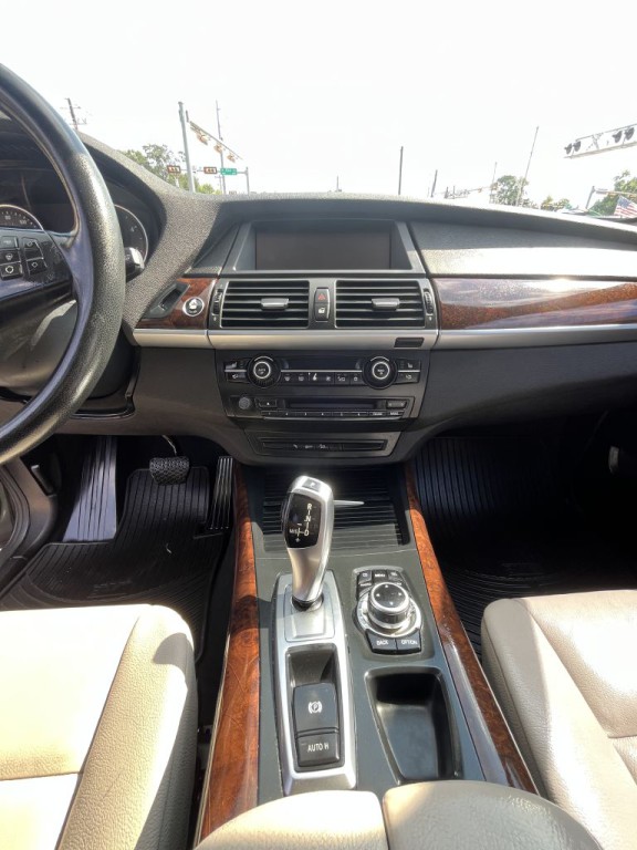 2011 BMW X5 Image 25
