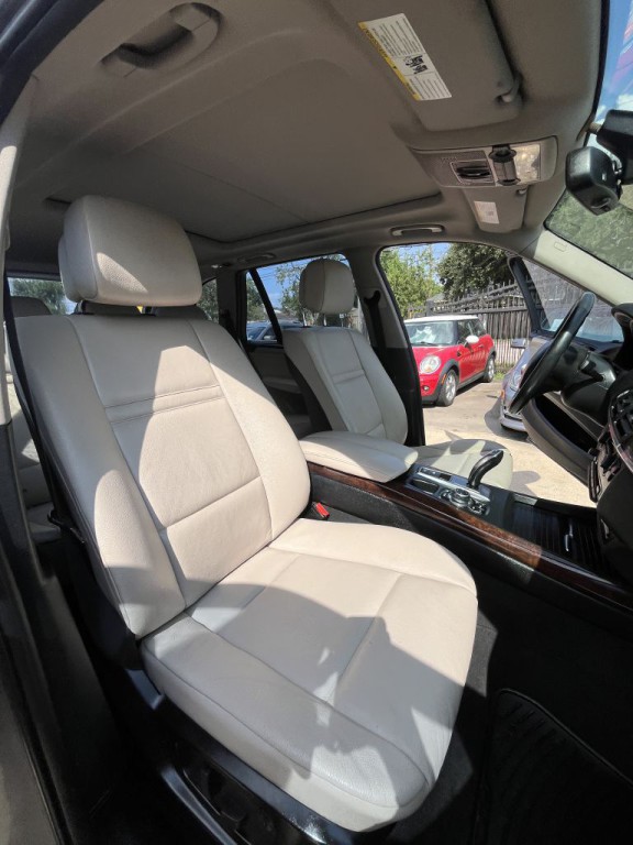 2011 BMW X5 Image 28