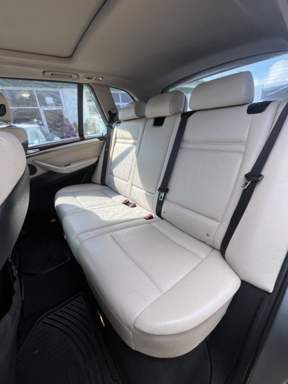 2011 BMW X5 Image 4