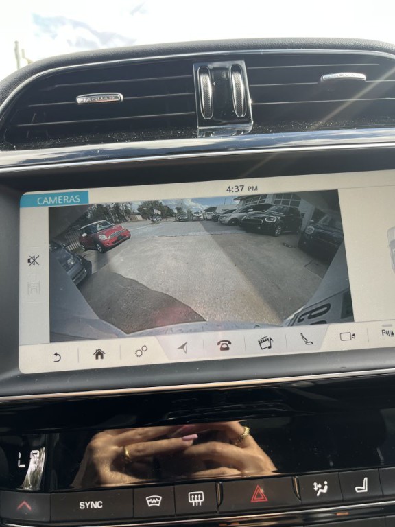 2019 Jaguar F-PACE Image 34