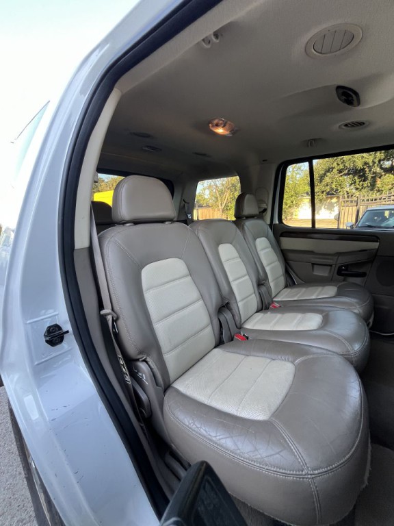 2002 Ford Explorer Image 16