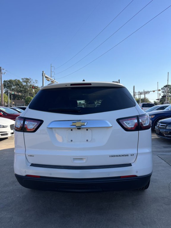 2015 Chevrolet Traverse Image 2
