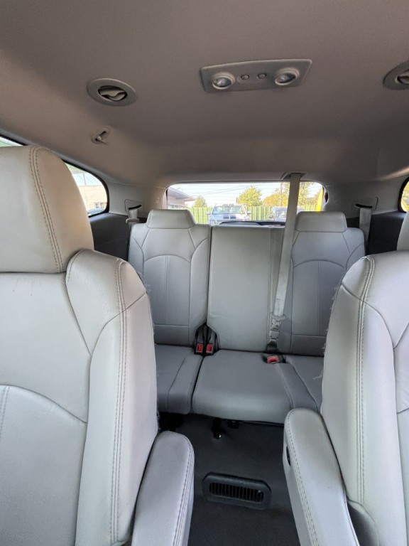 2015 Chevrolet Traverse Image 16