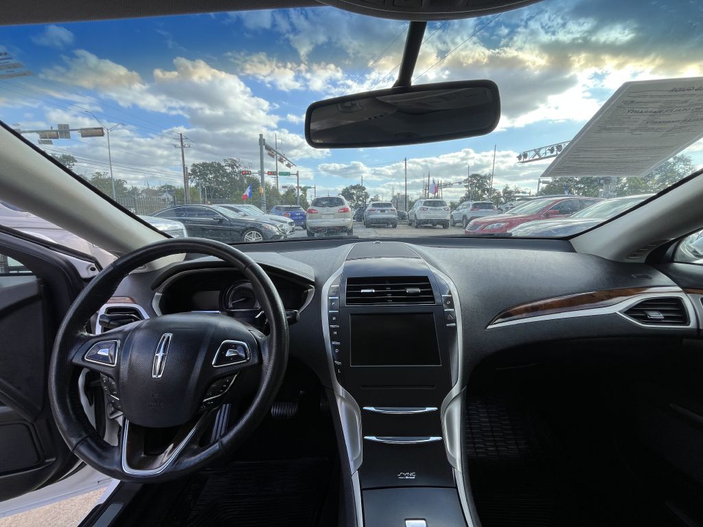 2014 Lincoln MKZ Image 5