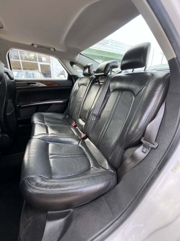 2014 Lincoln MKZ Image 9