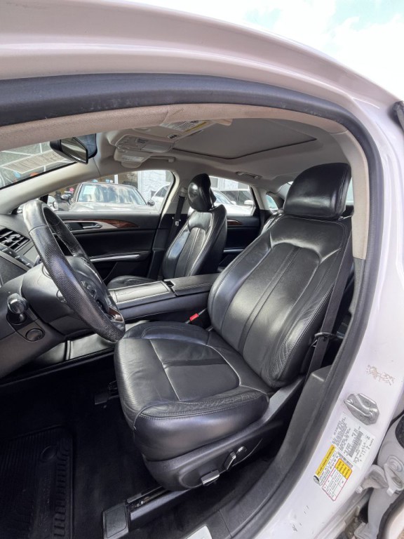 2014 Lincoln MKZ Image 11