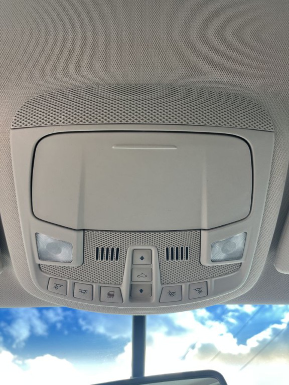 2014 Lincoln MKZ Image 19