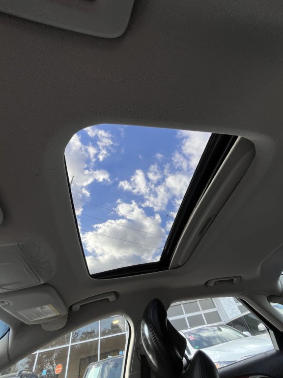 2014 Lincoln MKZ Image 21