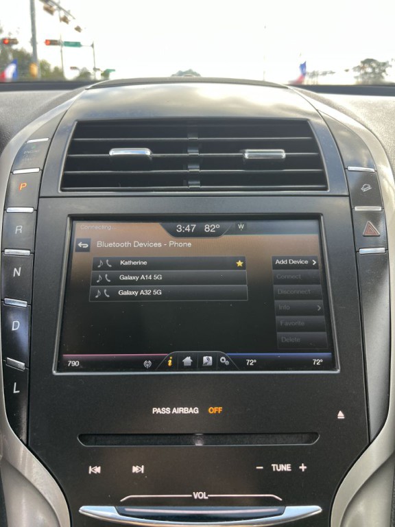 2014 Lincoln MKZ Image 23