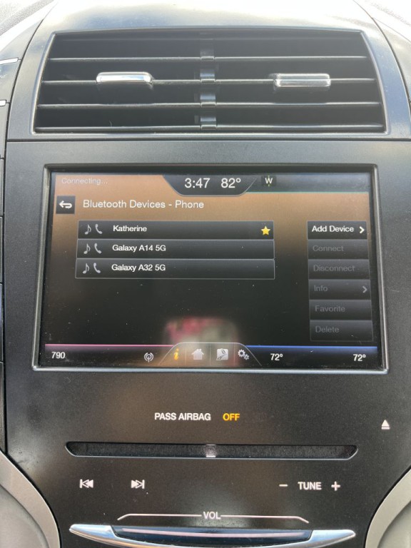 2014 Lincoln MKZ Image 24