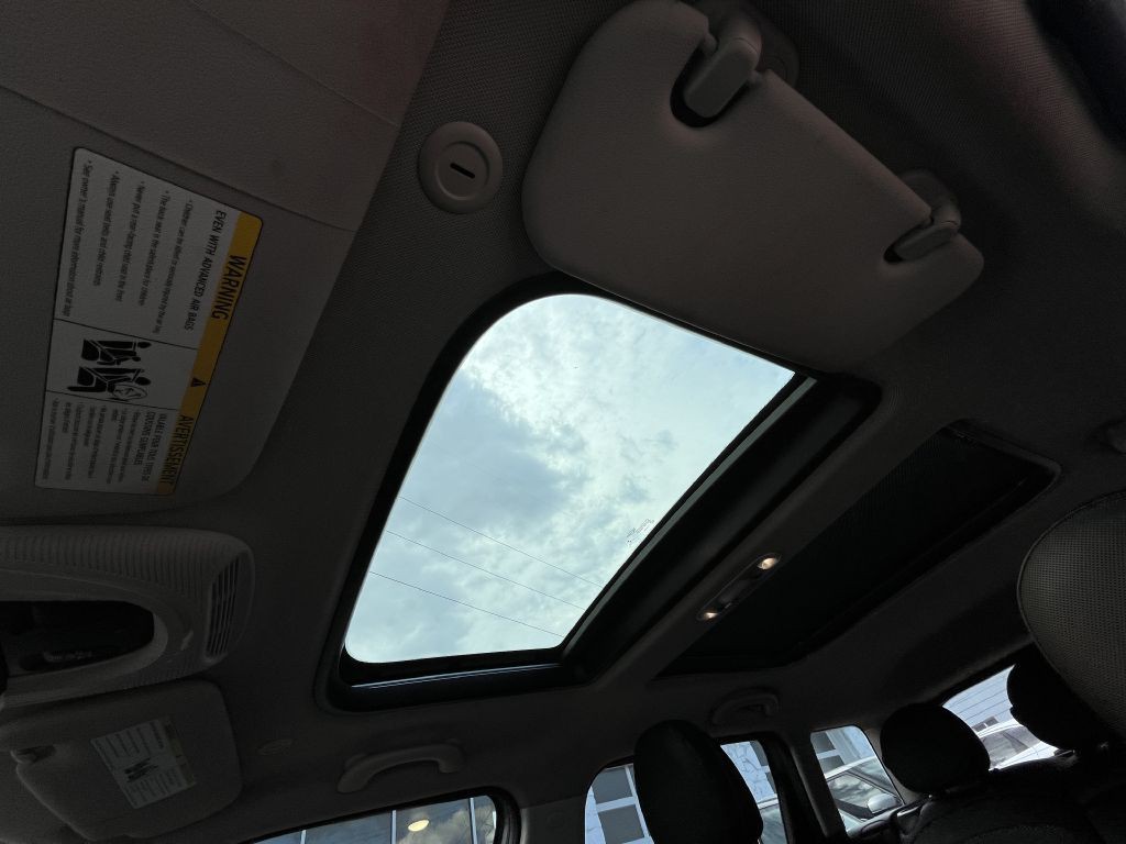 2016 MINI Cooper Image 23