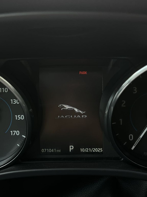 2017 Jaguar F-PACE Image 15