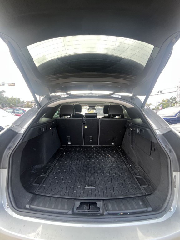 2017 Jaguar F-PACE Image 20