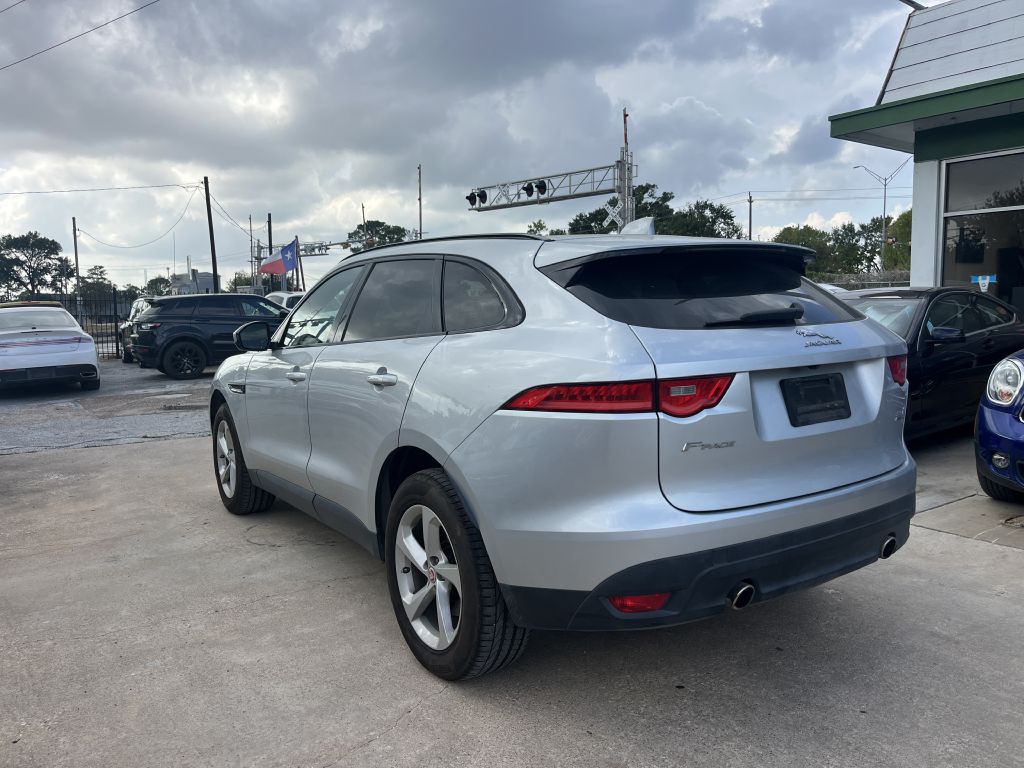 2017 Jaguar F-PACE Image 33