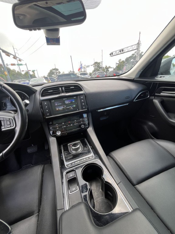 2017 Jaguar F-PACE Image 49