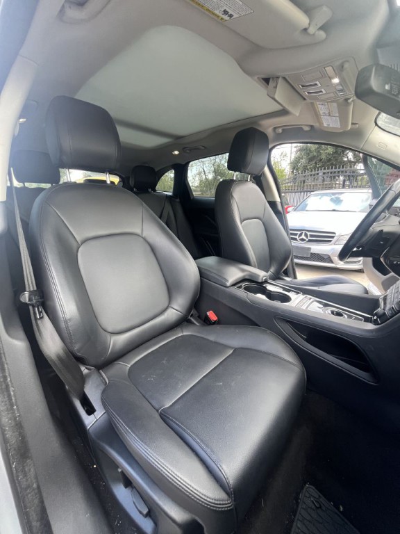 2017 Jaguar F-PACE Image 55