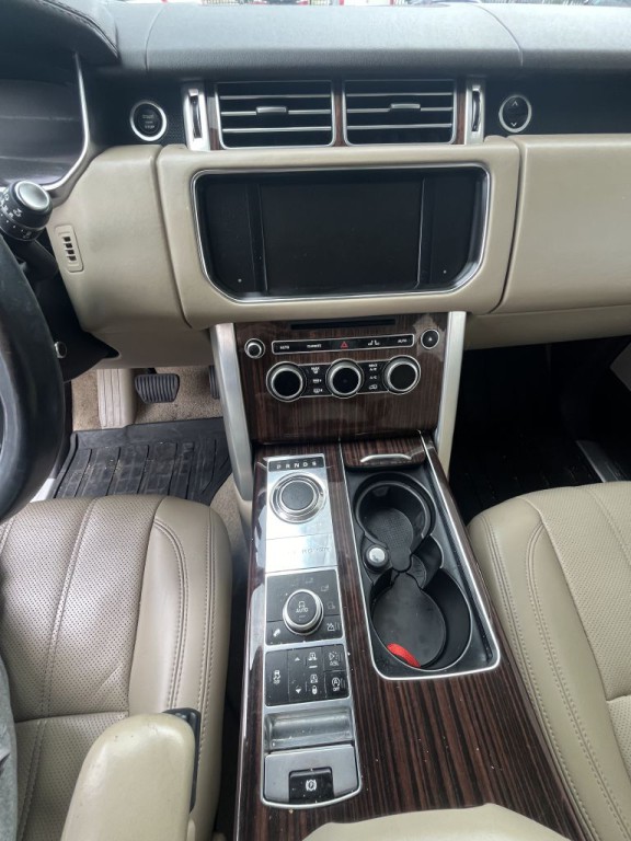 2015 Land Rover Range Rover Image 17