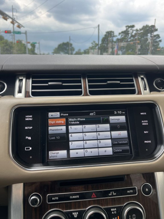 2015 Land Rover Range Rover Image 21