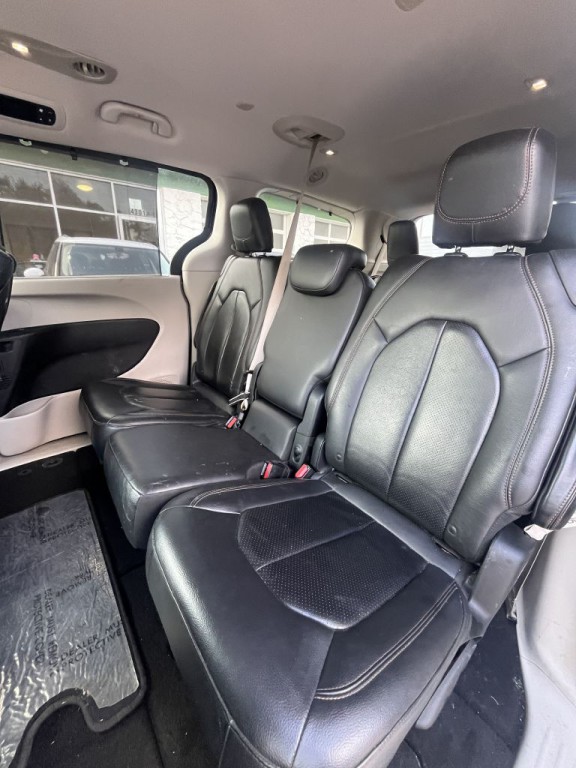 2017 Chrysler Pacifica Image 14