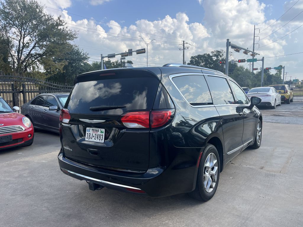 2017 Chrysler Pacifica Image 23