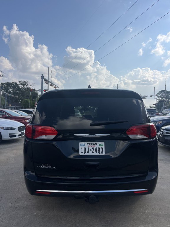 2017 Chrysler Pacifica Image 25