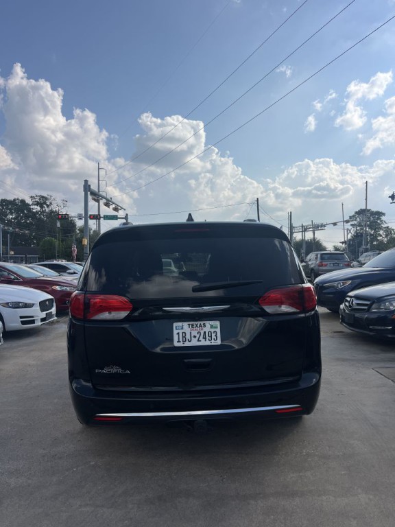 2017 Chrysler Pacifica Image 26