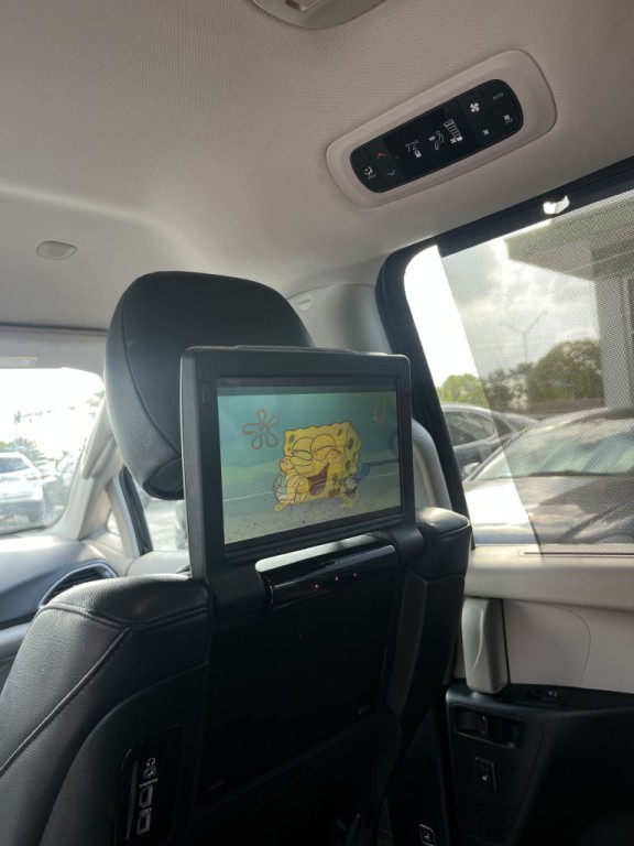 2017 Chrysler Pacifica Image 28