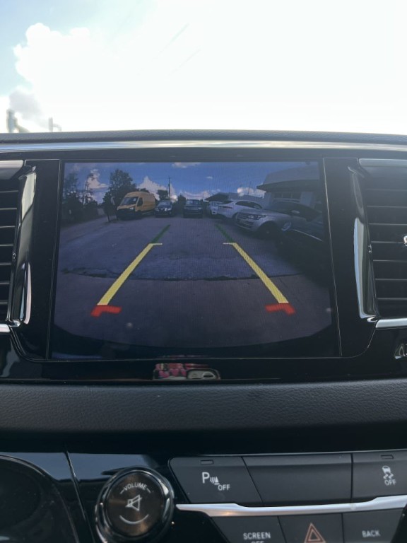 2017 Chrysler Pacifica Image 32