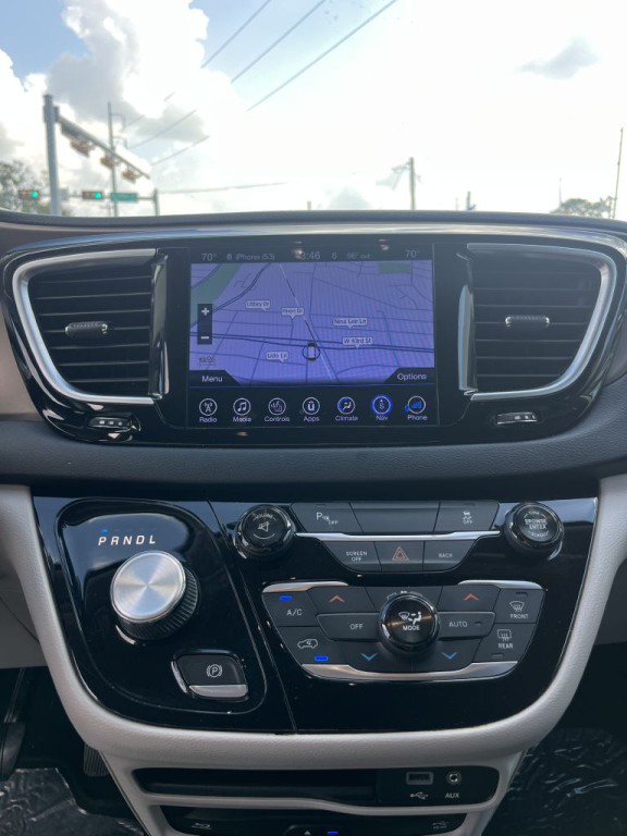 2017 Chrysler Pacifica Image 34