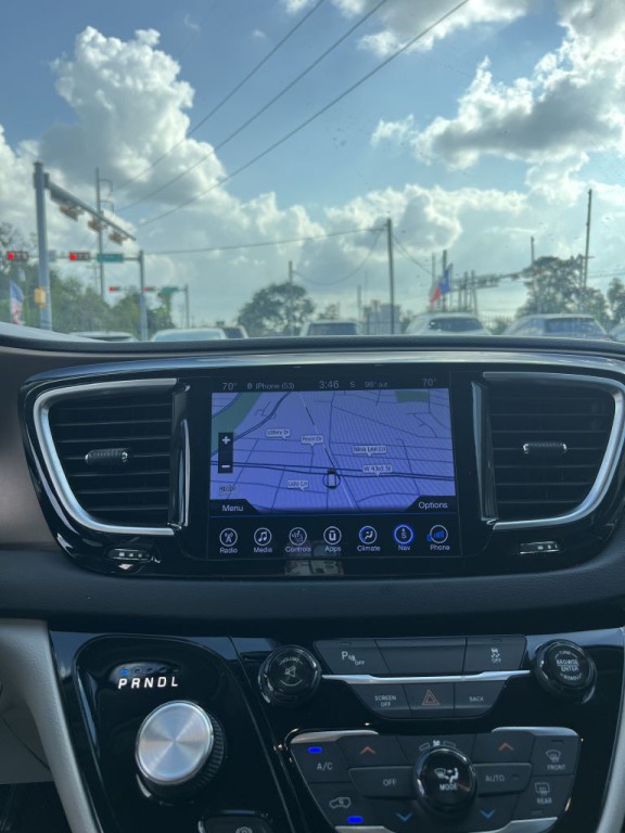 2017 Chrysler Pacifica Image 36