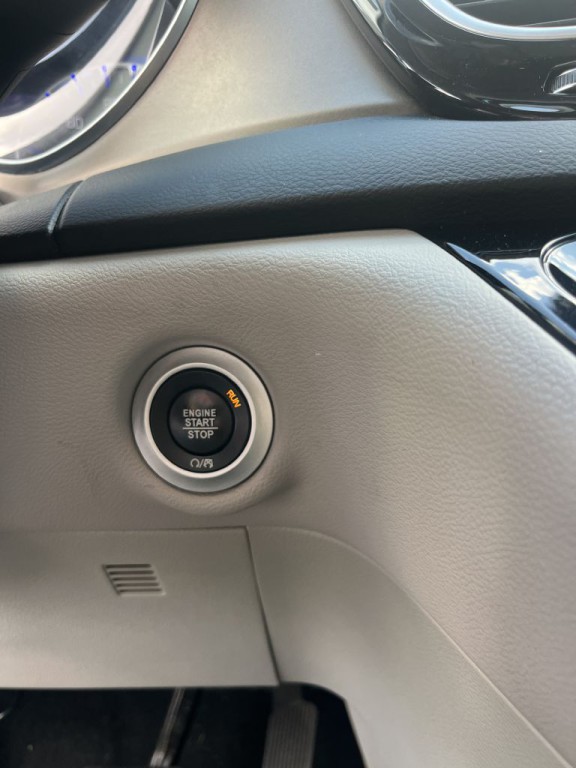 2017 Chrysler Pacifica Image 44