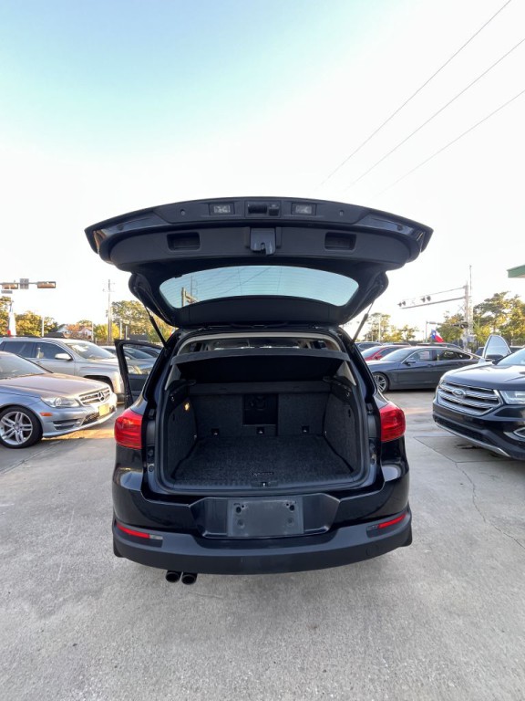 2017 Volkswagen Tiguan Image 11