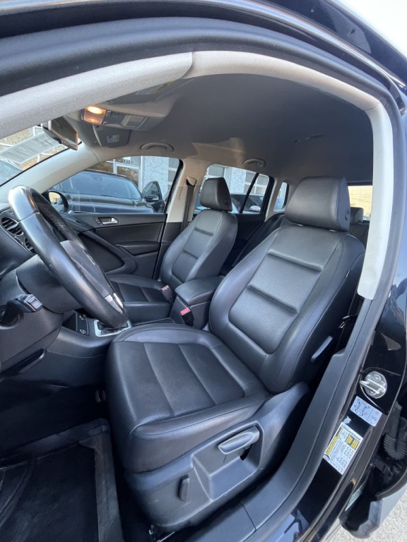 2017 Volkswagen Tiguan Image 14