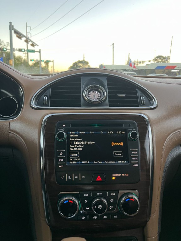 2016 Buick Enclave Image 39