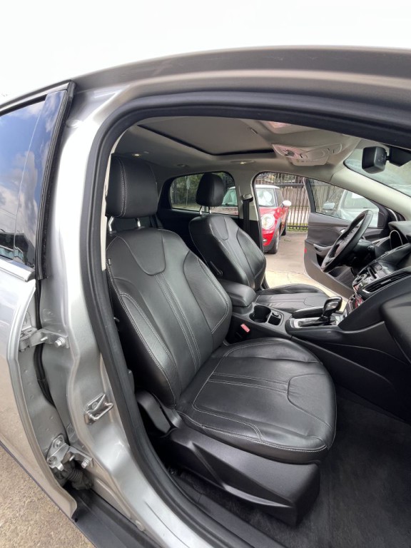 2012 Ford Focus Image 38